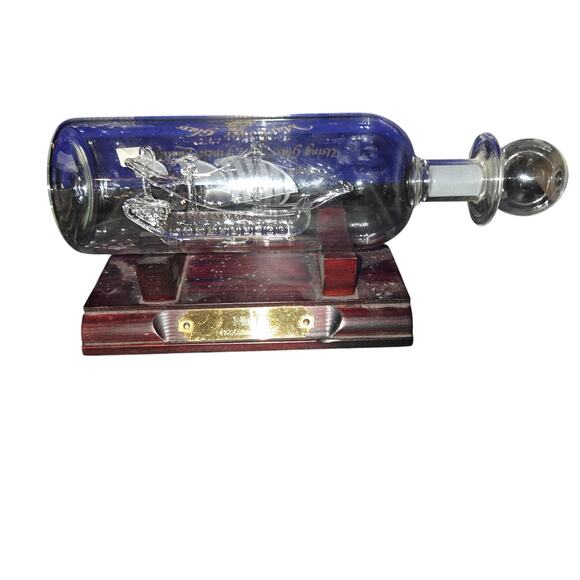 MAYFLOWER GLASS "NINA" ship in a bottle with box and stand - Picture 1 of 6